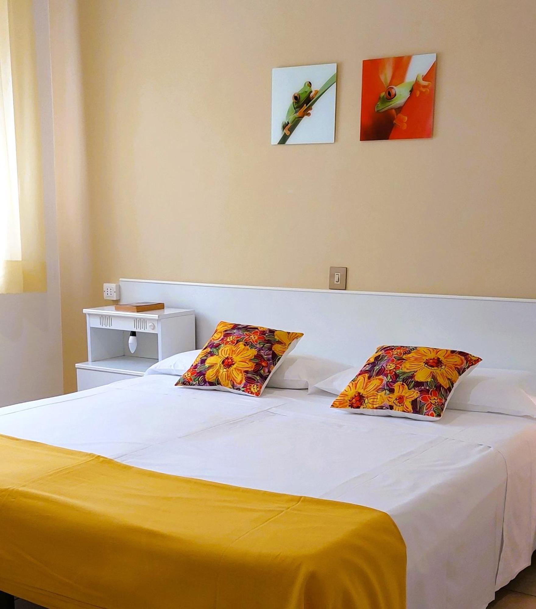Hotel Garden B&B Маротта Экстерьер фото