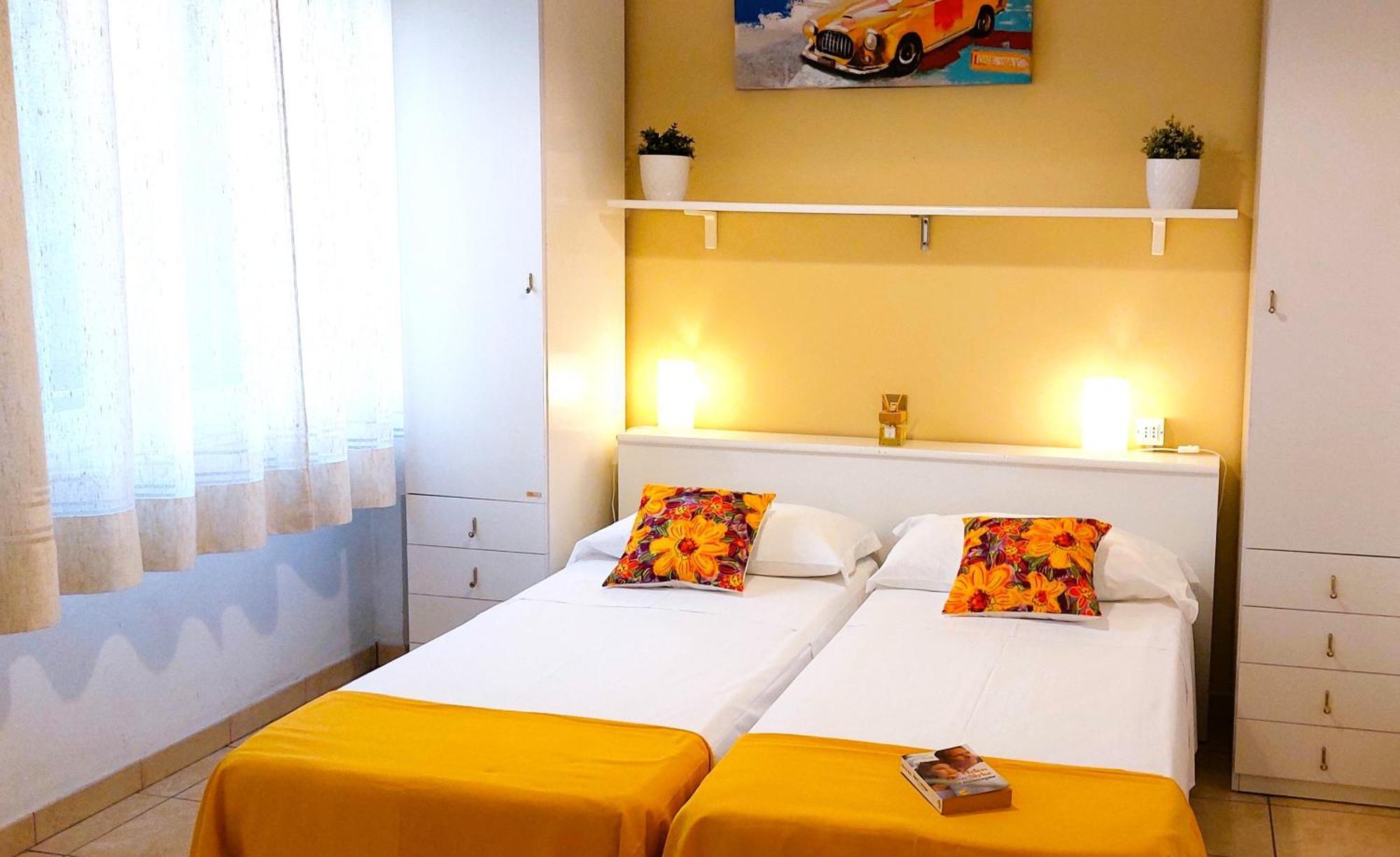 Hotel Garden B&B Маротта Экстерьер фото